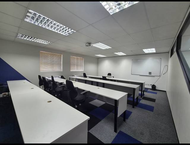 609M² OFFICE TO LET IN HALFWAY GARDENS